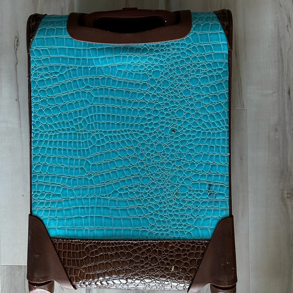 Turquoise and Brown Travel Luggage Set - Picture 3 of 16